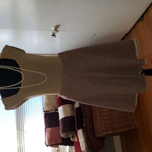 Beautiful skirt and sweater outfit...